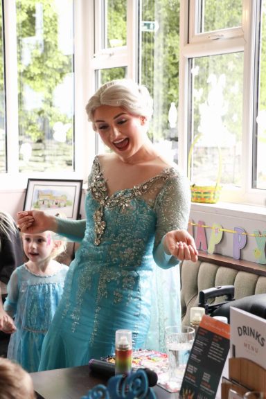 The Ice Queen Dancing at The White Horse